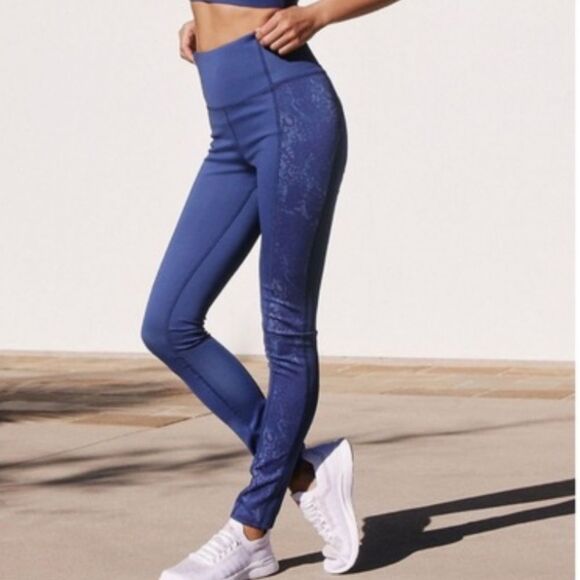 Daily Practice By Anthropologie Sofia High Rise Leggings In Navy/Marine - Picture 2 of 10